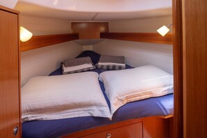 1 bedroom - Sun-Kissed Sailing Adventure in the Ionian Islands, Lefkada (Lefkada)