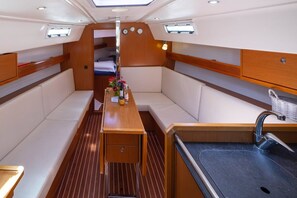 1 bedroom - Sun-Kissed Sailing Adventure in the Ionian Islands, Lefkada (Lefkada)