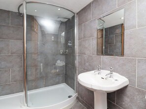 Shower - Lower Flass Farm, Clitheroe (Clitheroe)