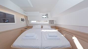 4 bedrooms, in-room safe