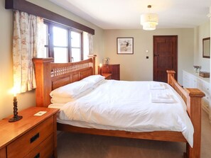 2 bedrooms, WiFi - The Paddock, East Barkwith (Market Rasen)