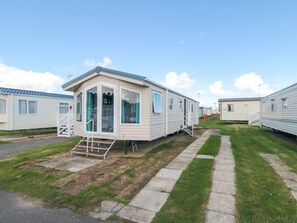 Exterior - 13 Gosling lies in Cayton Bay. (Scarborough)