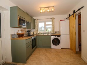 Dishwasher, high chair - 1 Dingle Cottage, Great Witley (Worcester)