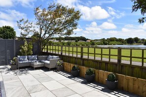 Terrace/patio - Monty's Retreat, Anderby Creek (Skegness)