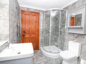 Shower - Horseshoe Cottage, South Cave (Brough)