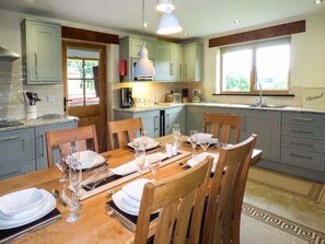 Dining - Tyn Y Celyn Uchaf, Ruthin (Ruthin)