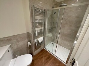 Shower - Victoria Mount, Grange-Over-Sands (Grange-Over-Sands)