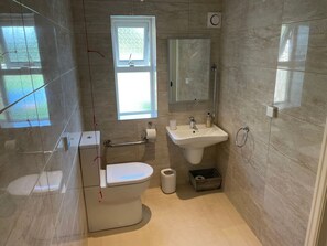 Shower - Victoria Mount, Grange-Over-Sands (Grange-Over-Sands)