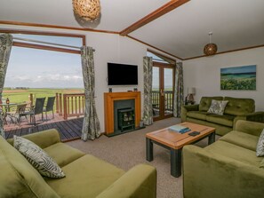 Living area - Three Views Lodge, Whitsand Bay (Torpoint)