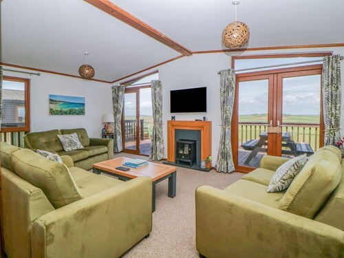 Three Views Lodge, Whitsand Bay