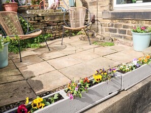 Terrace/patio - 14 Lindon Street, Haworth (Keighley)