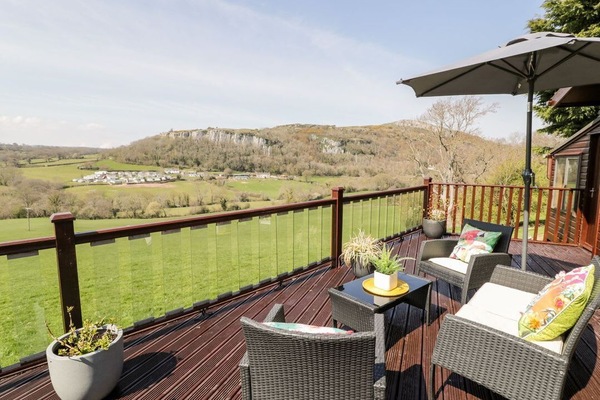 Summertime Lodge