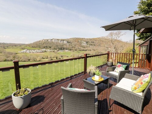 Summertime Lodge, Rhyd-Y-Foel