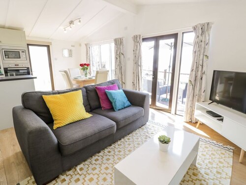 Summertime Lodge, Rhyd-Y-Foel