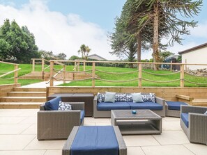 Terrace/patio - The Bay Isle of Anglesey 5-bed (Tyn-y-Gongl)