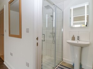 Shower - The Bay Isle of Anglesey 5-bed (Tyn-y-Gongl)