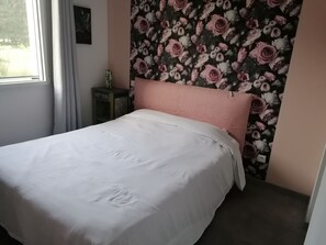 Room - Vrbo Property (Saint-Paul-en-Born)