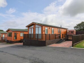 Exterior - Cody Cottage Lodge, Ilfracombe (Ilfracombe)