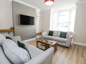 Living area - Flat 1 - Llandudno Central, Llandudno (Llandudno)