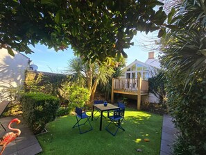 Outdoor dining - Pear Tree Cottage in Appledore (Bideford)