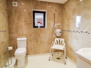 Shower - Derriens Farmhouse, Letterbreen, County Fermanagh (Enniskillen)