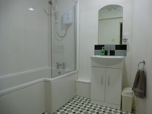 Shower - Alcuin: Charming Home in Hornsea (Hornsea)
