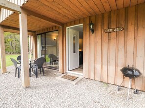 Outdoor dining - Pebbles Cottage, Strathpeffer (Strathpeffer)