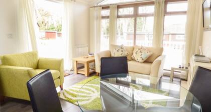 Charming Lodge 6 in Llanarth