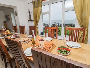 Dining - On The Watersedge, Beadnell (Chathill)
