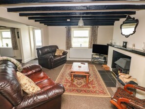 Fireplace - Nash Lodge, Pembroke (Pembroke Dock)