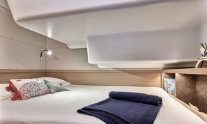 6 bedrooms - Sun-Kissed Sailing Adventure in Islas Sarónicas (Alimos)