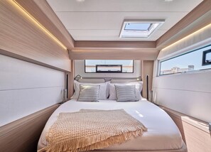 6 bedrooms - Sun-Kissed Sailing Adventure in Islas Sarónicas (Alimos)