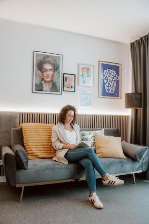Estudio, balcón | Interior
