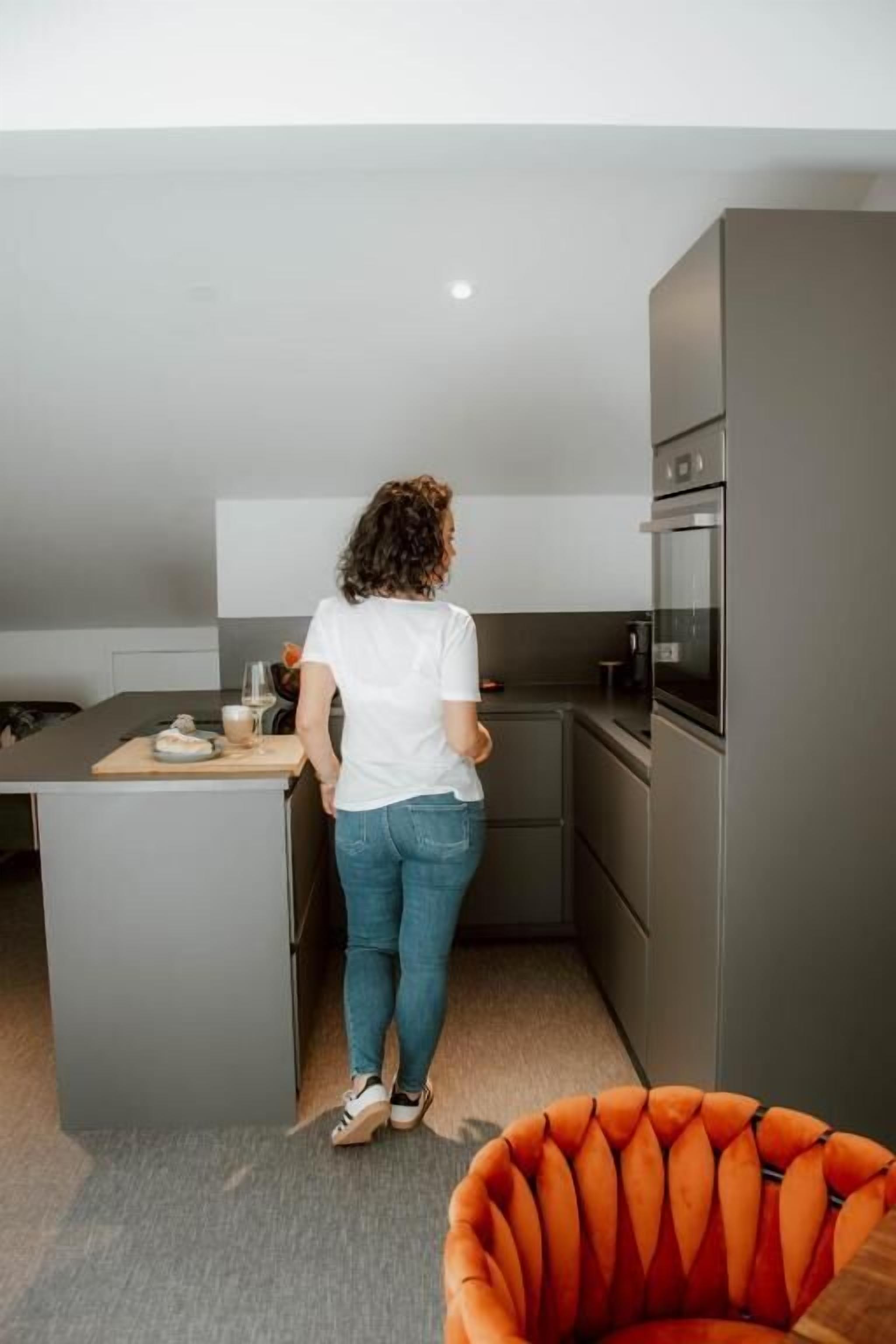 Luxury Suite, Balcony | Private kitchen