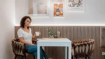 Studio, Balcony | Dining