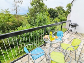 Outdoor dining - Tamar Cottages 35, St Ann's Chapel, Cornwall (Callington)