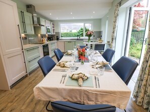 Dining - Esk Brae in Langholm, Scotland (Langholm)