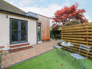 Outdoor dining - Esk Brae in Langholm, Scotland (Langholm)