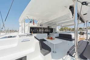 Property grounds - Sun-Kissed Sailing Adventure in Islas Sarónicas (Alimos)