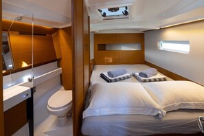 2 bedrooms - Sun-Kissed Sailing Adventure in the Ionian Islands, Lefkada (Lefkada)