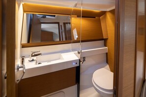 Shower - Sun-Kissed Sailing Adventure in the Ionian Islands, Lefkada (Lefkada)