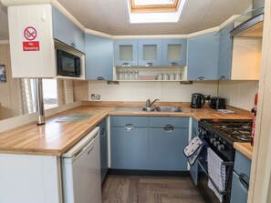 Private kitchen - Plot 6, Armathwaite - New Horizon Retreat (Carlisle)