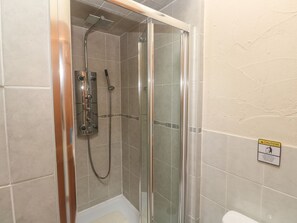 Shower - Horseshoe Cottage in Cornwall. (Newquay)