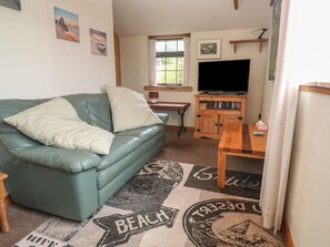 Living area - Horseshoe Cottage in Cornwall. (Newquay)