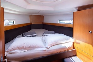 2 bedrooms - Sun-Kissed Sailing Adventure in the Ionian Islands, Lefkada (Lefkada)