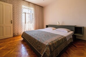 2 bedrooms, free WiFi, bed sheets - Vacation home in Jadranovo with Mediterranean garden & balcony (Jadranovo)