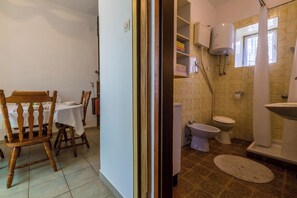 Shower, towels, soap, toilet paper - Vacation home in Jadranovo with Mediterranean garden & balcony (Jadranovo)
