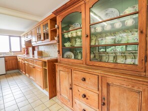 Private kitchen - Charming Higher Kernick Farm Retreat (Launceston)