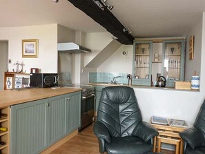 Dishwasher, highchair - Gulls Hatch, Allonby (Maryport)