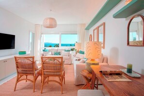 Apartment (2 Bedrooms) | Living room